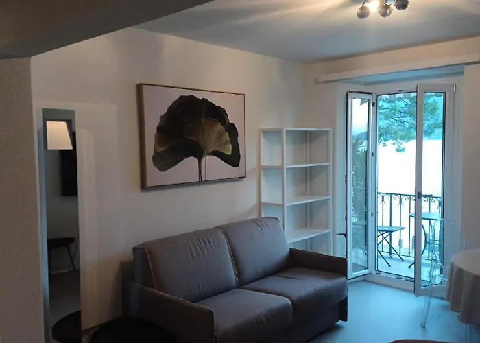 Rivalago - Front On Promenade *